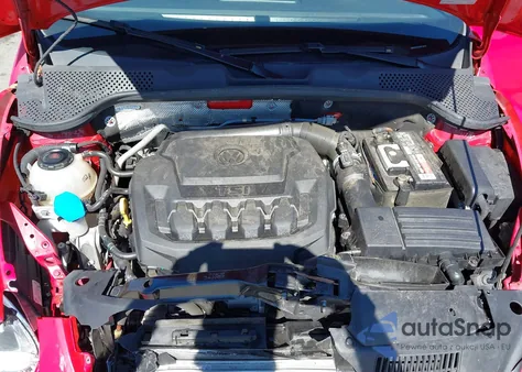 2018 Volkswagen Beetle 2.0T Coast/2.0T S из США, поврежденный, VIN 3VWFD7AT2JM718239